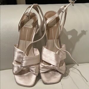 Dolce Vita Brenna Ivory Satin Knot Front Lace-Up Heels Size 8 1/2